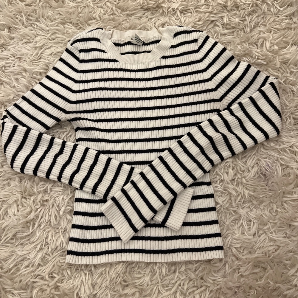 Forever 21 sweater